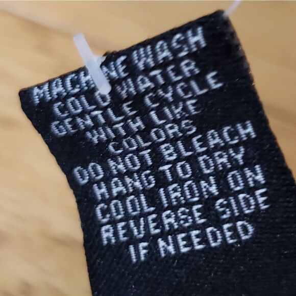 🔺️Justify White & Black Dragon Print Short Sleeve Top Small - Picture 9 of 9